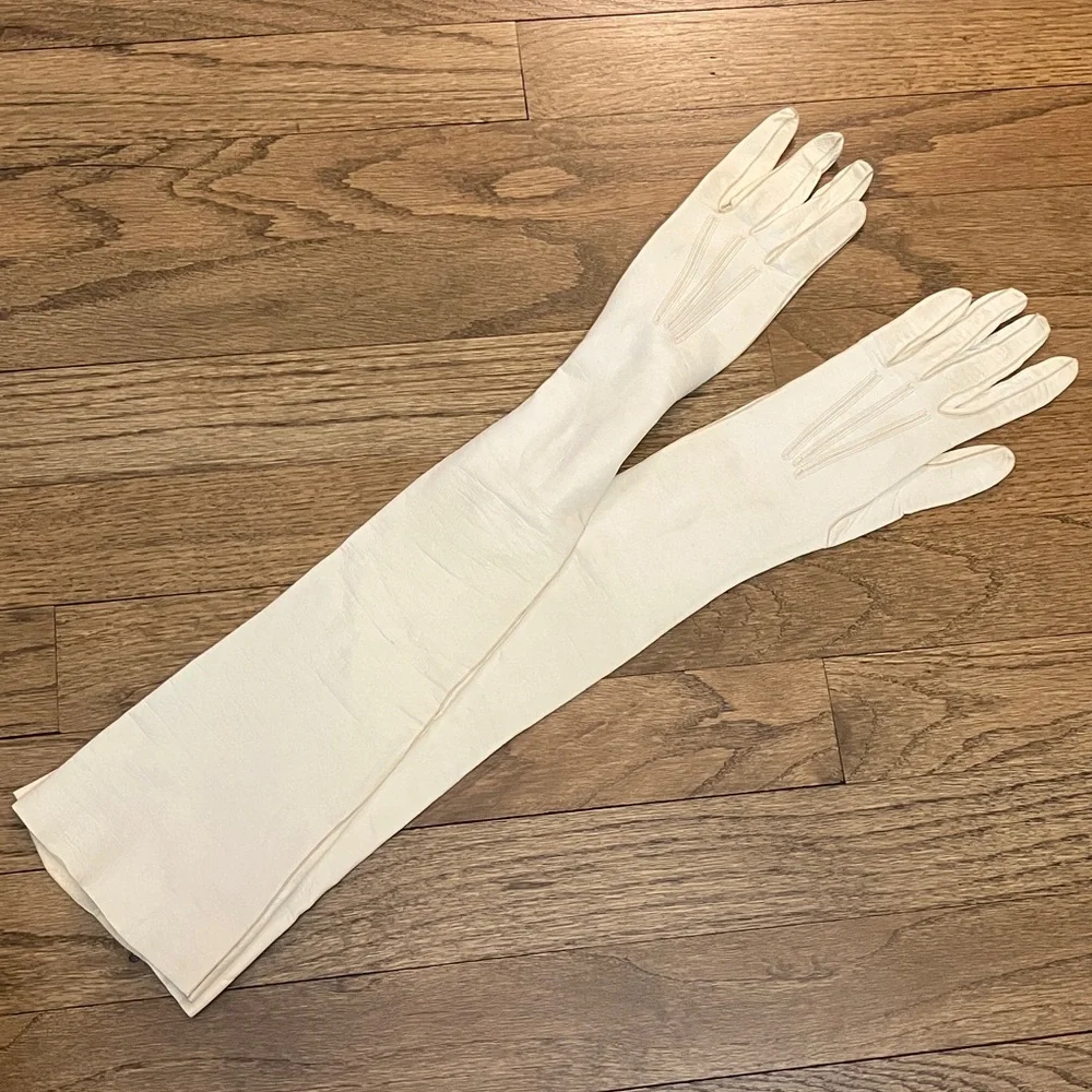 Vintage French White Kid Leather Opera Gloves Size 5.5 Pearl Snap Wrist